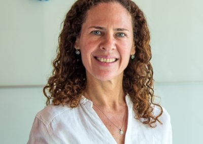 Dra. Claudia Josefina Schmoisman